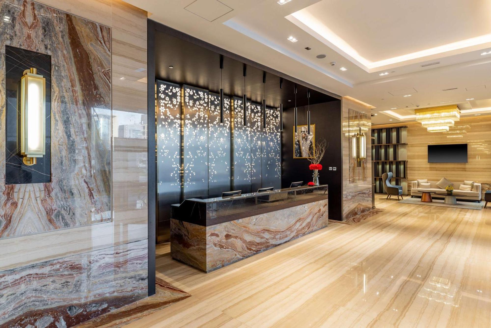 Hotel Doubletree By Hilton Doha Downtown Extérieur photo The lobby of the hotel